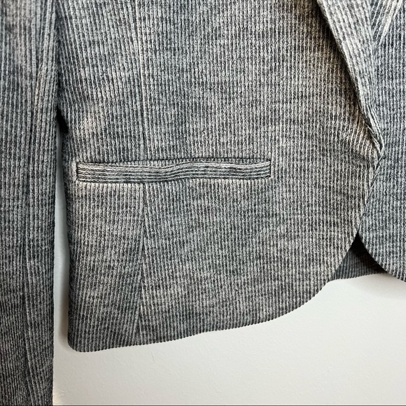 Amanda and Chelsea Blazer, Size Small - Picture 6 of 7